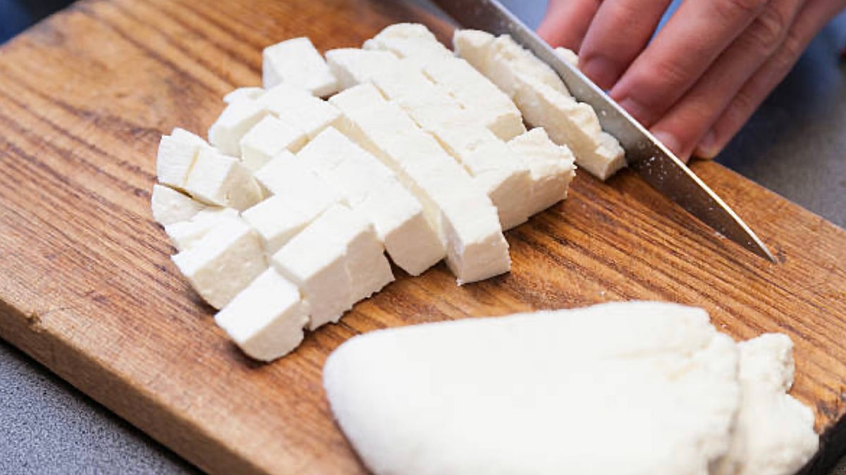 Doctor Vikatan: கையேந்தி பவன் முதல் பெரிய ரெஸ்டாரன்ட் வரை, போலி பனீரை எப்படி அடையாளம் காண்பது?